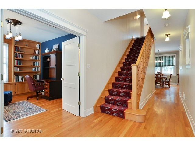 2426 Simpson St, Evanston, IL 60201 photo 3