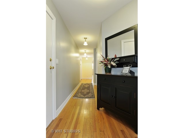1507 Maple Ave #2, Evanston, IL 60201 photo 2