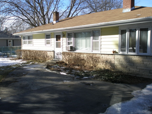 313 N Kent Rd, Mchenry, IL 60051 photo 3