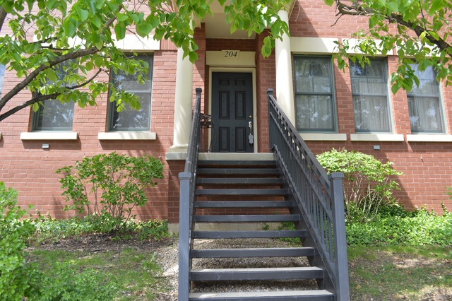 204 Lake St, Elgin, IL 60120 photo 1