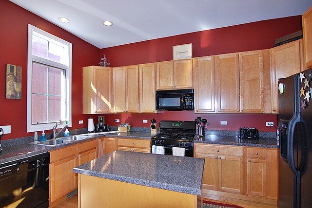 204 Lake St, Elgin, IL 60120 photo 8