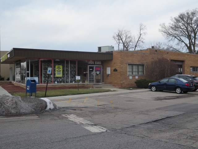 1628 Rand Rd, Des Plaines, IL 60016 photo 3