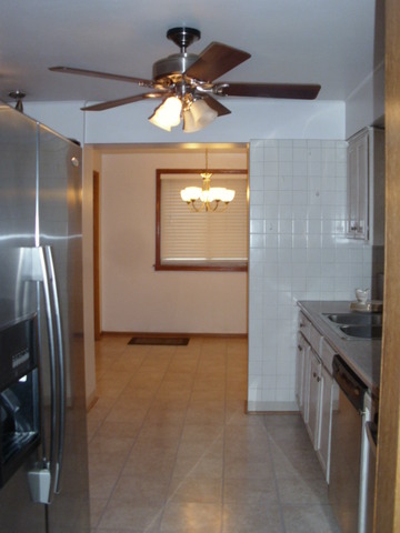 2189 Estes Ave, Des Plaines, IL 60018 photo 3