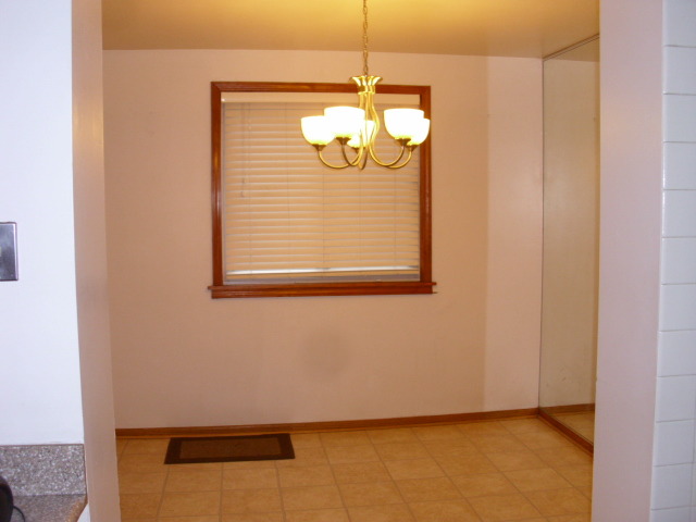 2189 Estes Ave, Des Plaines, IL 60018 photo 4