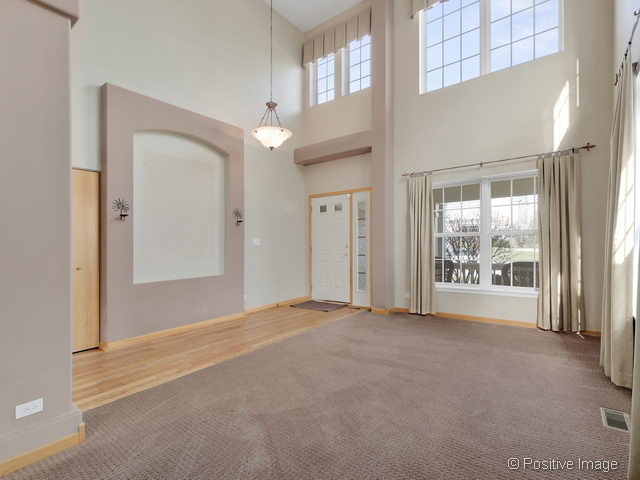 369 E 17th St, Lombard, IL 60148 photo 2