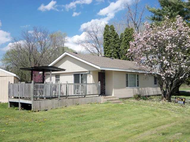 5313 Circle Dr, Mchenry, IL 60050 photo 1