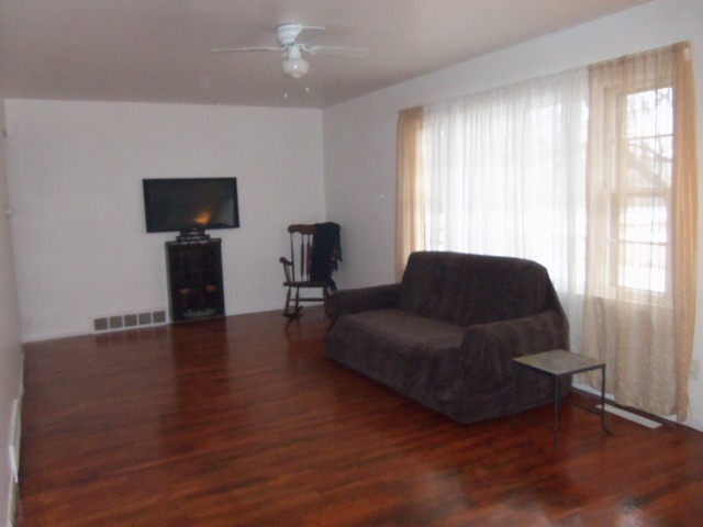 5313 Circle Dr, Mchenry, IL 60050 photo 9