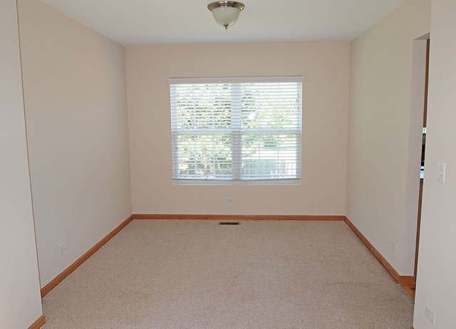 2072 Norwich Dr, Bartlett, IL 60103 photo 4