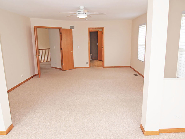 2072 Norwich Dr, Bartlett, IL 60103 photo 9