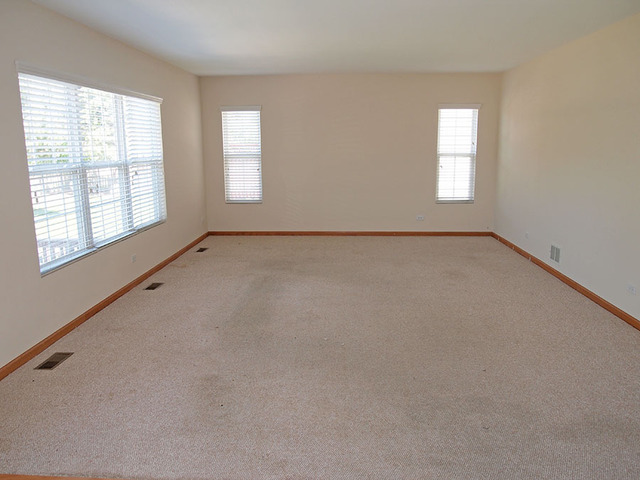 2072 Norwich Dr, Bartlett, IL 60103 photo 7