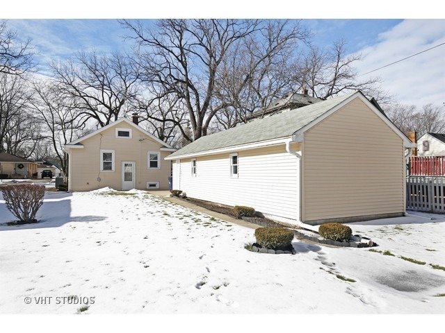 1011 Duncan Ave, Elgin, IL 60120 photo 10