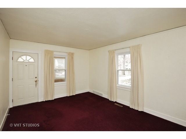 1011 Duncan Ave, Elgin, IL 60120 photo 6