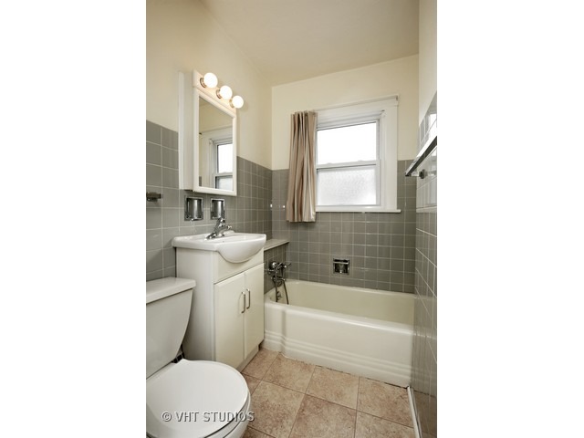 1011 Duncan Ave, Elgin, IL 60120 photo 2