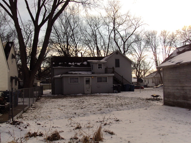 748 Douglas St, Morris, IL 60450 photo 2