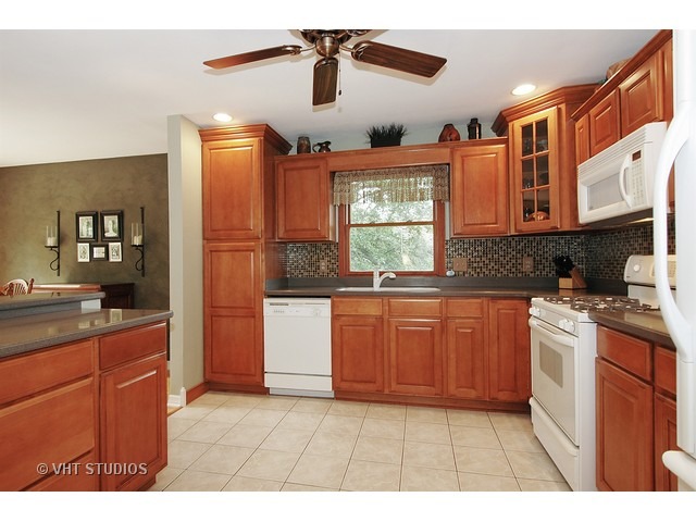1303 Cardinal Dr, Algonquin, IL 60102 photo 4