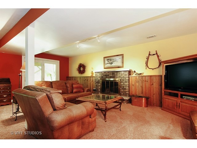 1303 Cardinal Dr, Algonquin, IL 60102 photo 7