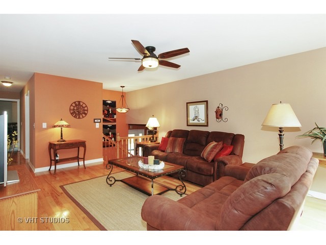 1303 Cardinal Dr, Algonquin, IL 60102 photo 3