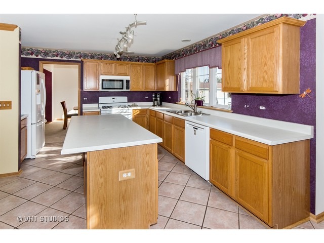 23841 Pond View Dr, Plainfield, IL 60585 photo 4