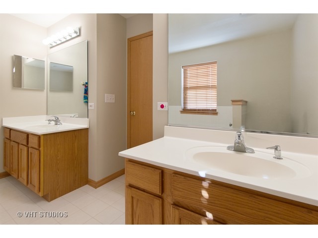 23841 Pond View Dr, Plainfield, IL 60585 photo 10