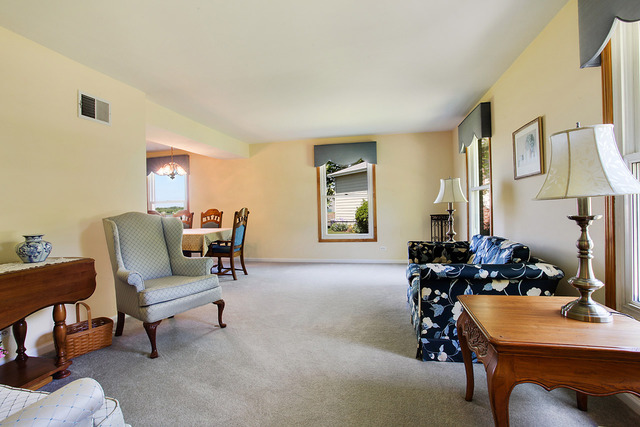2332 Westminster St, Wheaton, IL 60189 photo 3