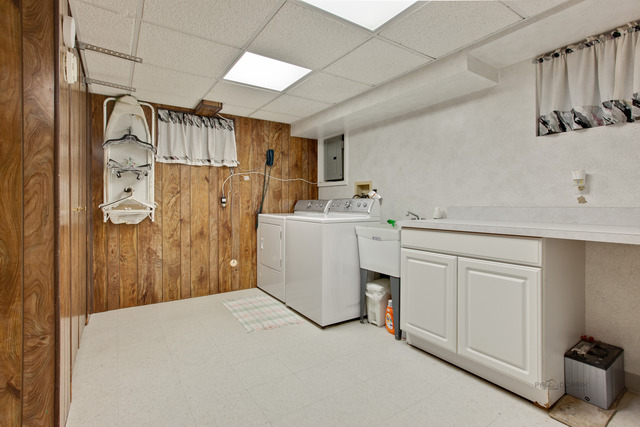 693 Madelyn Dr, Des Plaines, IL 60016 photo 19