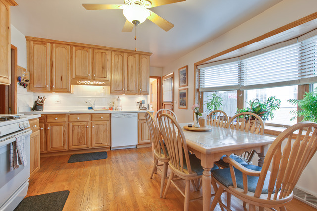 693 Madelyn Dr, Des Plaines, IL 60016 photo 5