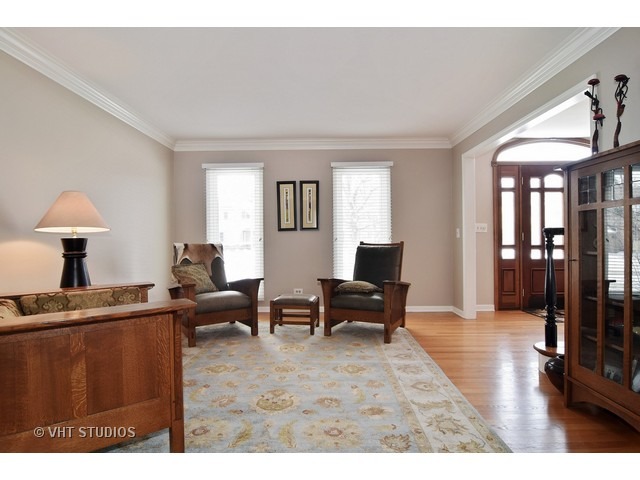 1917 Hampton Dr, Wheaton, IL 60189 photo 4