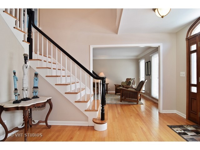 1917 Hampton Dr, Wheaton, IL 60189 photo 3