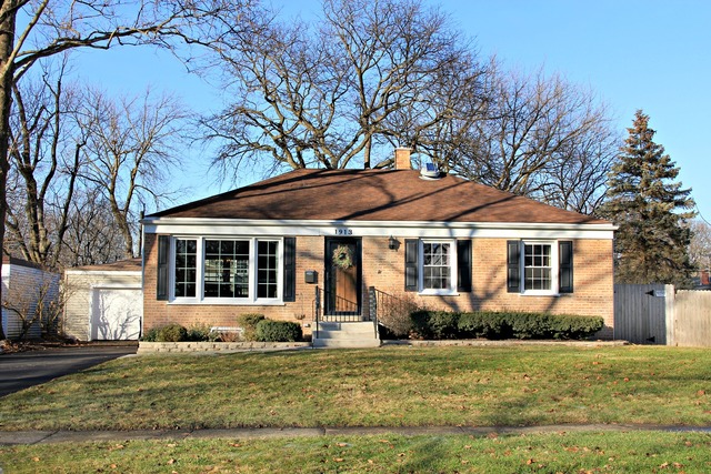 1913 E Indiana St, Wheaton, IL 60187 photo 1