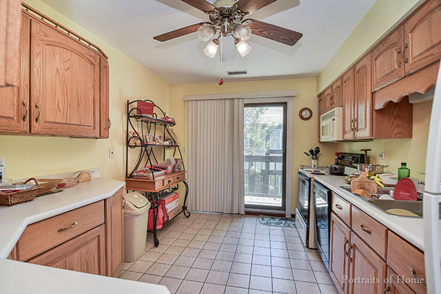 137 Stanhope Dr #C, Willowbrook, IL 60527 photo 7