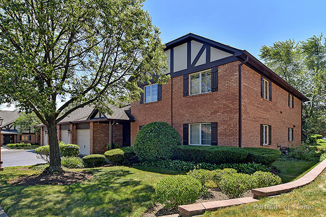 137 Stanhope Dr #C, Willowbrook, IL 60527 photo 1