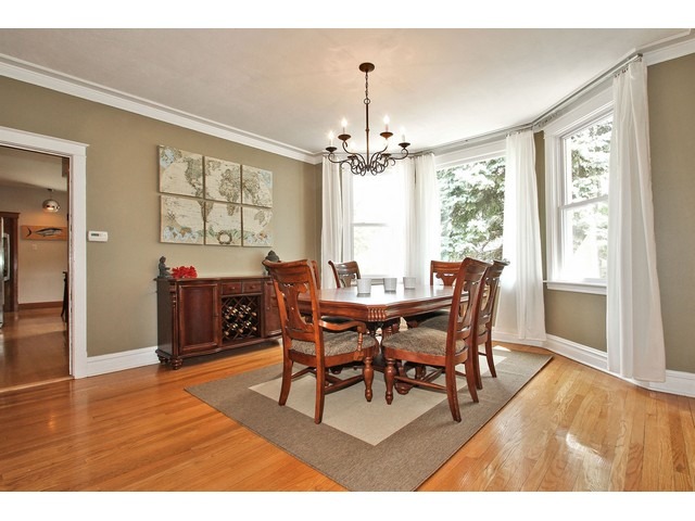 954 Walter Ave, Des Plaines, IL 60016 photo 4