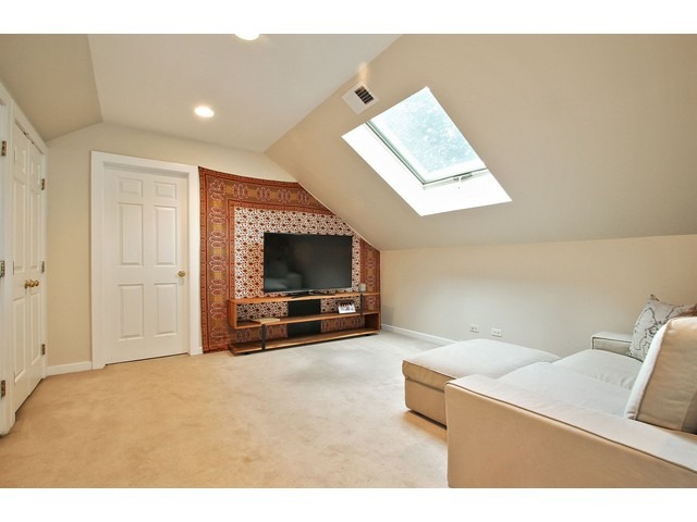 954 Walter Ave, Des Plaines, IL 60016 photo 7