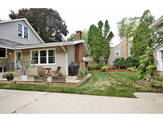 954 Walter Ave, Des Plaines, IL 60016 photo 17