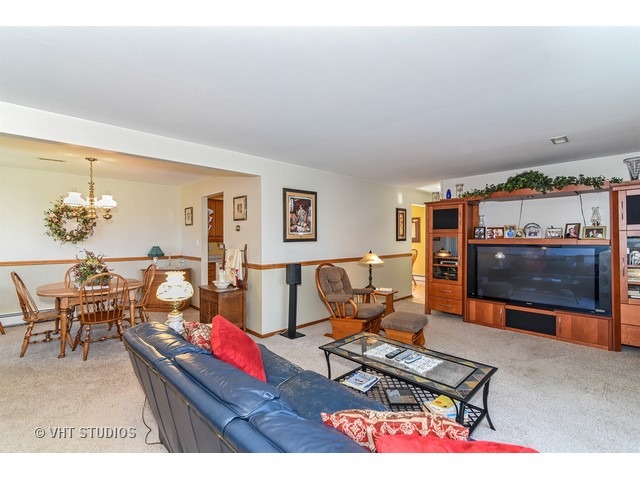 422 Orchard Ln, Beecher, IL 60401 photo 3