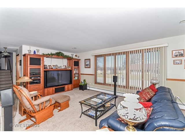 422 Orchard Ln, Beecher, IL 60401 photo 2