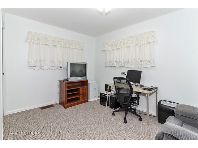 184 Fletcher Dr, Wheeling, IL 60090 photo 7