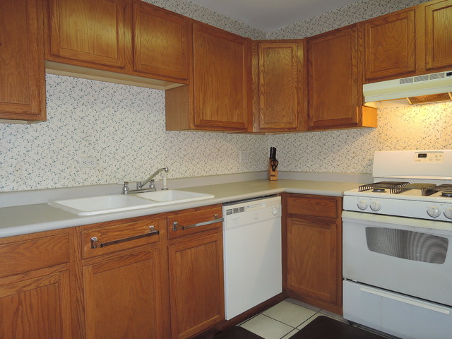 124 E Bailey Rd #L, Naperville, IL 60565 photo 5