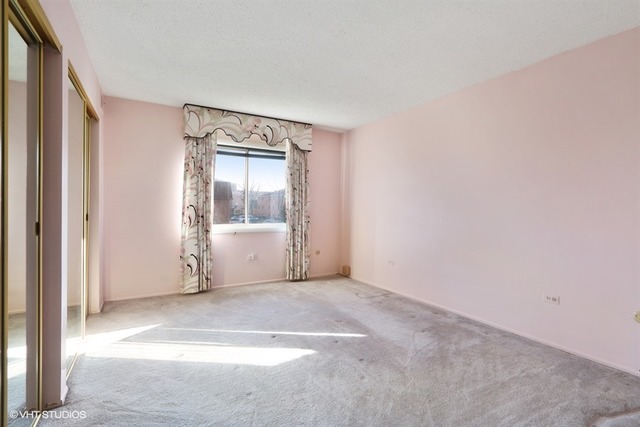 706 Cobblestone Cir #D, Glenview, IL 60025 photo 12