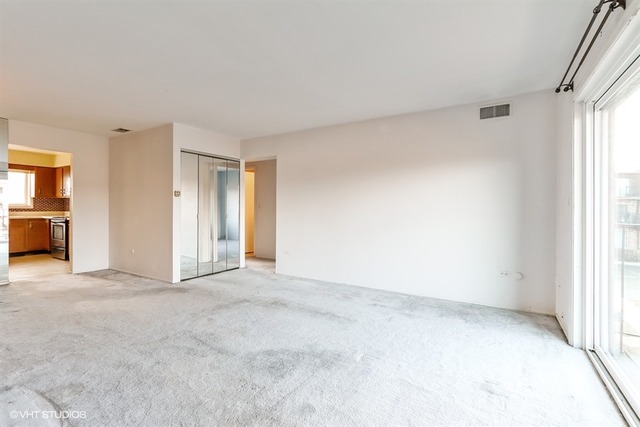 706 Cobblestone Cir #D, Glenview, IL 60025 photo 4