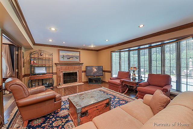 2073 Wexford Cir, Wheaton, IL 60189 photo 5