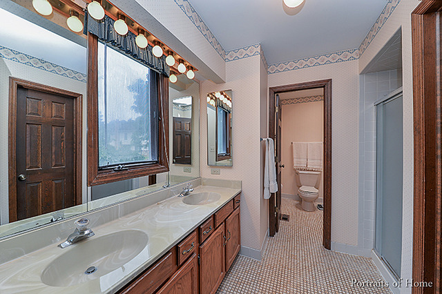 2073 Wexford Cir, Wheaton, IL 60189 photo 13