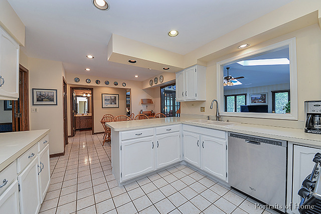 2073 Wexford Cir, Wheaton, IL 60189 photo 10