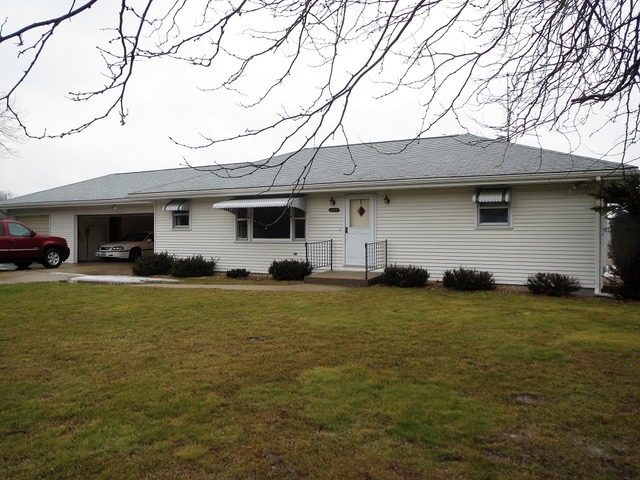 1026 Bluff Rd, Dixon, IL 61021 photo 1