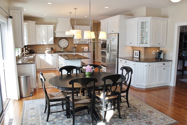 950 Lyons Ridge Dr, Cary, IL 60013 photo 4