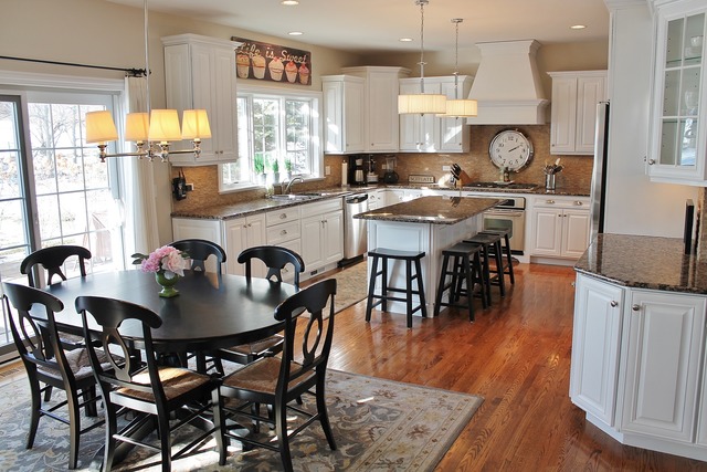 950 Lyons Ridge Dr, Cary, IL 60013 photo 3