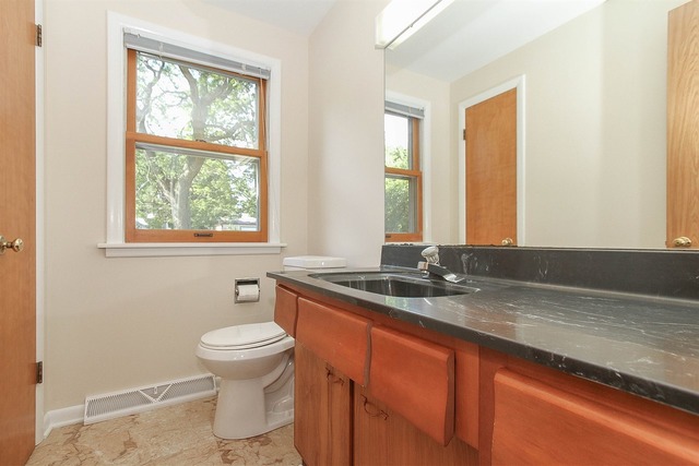 427 W North Ave, Bartlett, IL 60103 photo 21