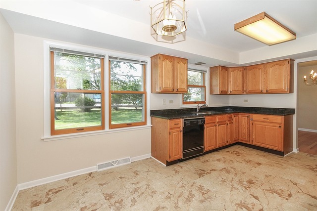 427 W North Ave, Bartlett, IL 60103 photo 7