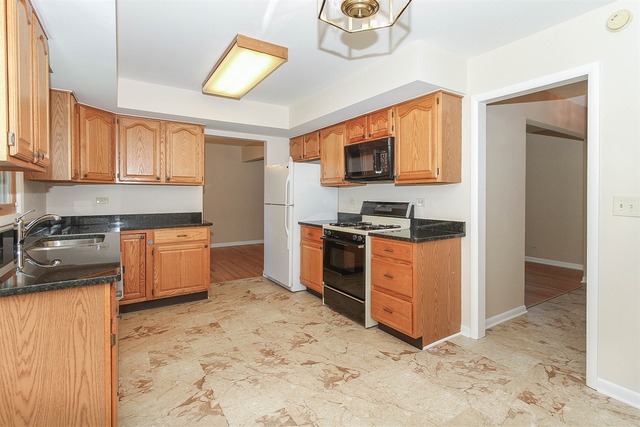 427 W North Ave, Bartlett, IL 60103 photo 11