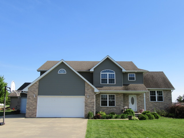 440 Rudin Dr, Clifton, IL 60927 photo 1